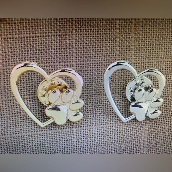 Mini Boho Pet Love Gold Cartoon Paw Print Heart Shaped Unisex Brooch - Picture 1 of 7